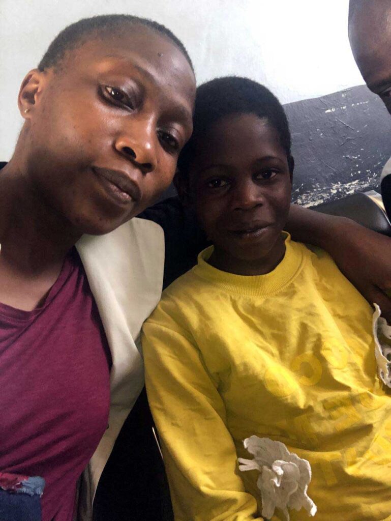 In this simple yet powerful image, Claire sits alongside Gloria, a journey that symbolizes so much more than just a stroll. It’s a journey from despair to safety, from abandonment to belonging. Claire’s compassion and relentless effort have been a beacon of light for Gloria, ensuring she receives the care and support she desperately needs.